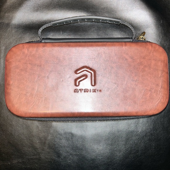 Nintendo Switch OLED with White Joy-Con - Picture 7 of 10